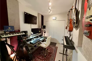 488 NE 18th St, Miami, FL 33132 - Photo 21