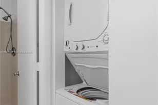 6061 Shaker Wood Cir, Tamarac, FL 33319 - Photo 17