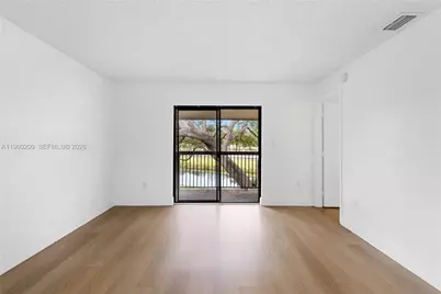 6061 Shakerwood Cir #206, Tamarac, FL 33319 - Photo 7