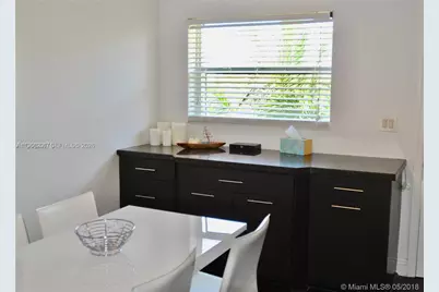 61 Collins Ave #402, Miami Beach, FL 33139 - Photo 5