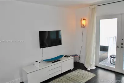 61 Collins Ave #402, Miami Beach, FL 33139 - Photo 9