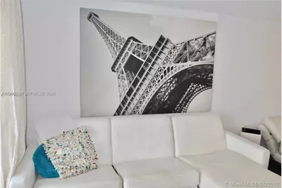 61 Collins Ave #402, Miami Beach, FL 33139 - Photo 7