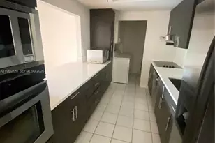 9755 NW 52nd St, Doral, FL 33178 - Photo 11