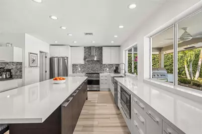 2809 NE 32nd St, Lighthouse Point, FL 33064 - Photo 9