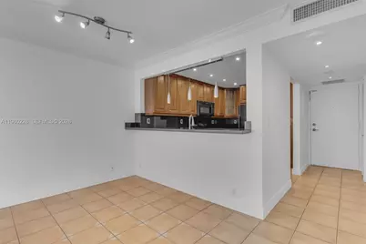 1901 Brickell Ave #B805, Miami, FL 33129 - Photo 7