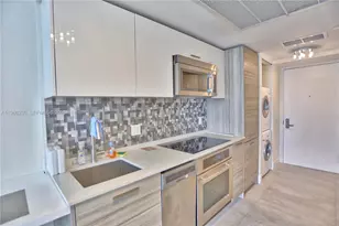 1300 Brickell Bay Dr, Miami, FL 33131 - Photo 3