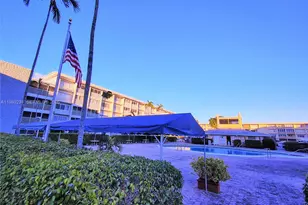 215 SE 3rd Ave, Hallandale Beach, FL 33009 - Photo 21