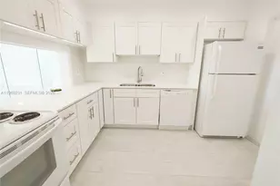 215 SE 3rd Ave, Hallandale Beach, FL 33009 - Photo 15