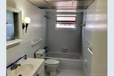 121 Golden Isles Dr #407, Hallandale Beach, FL 33009 - Photo 23