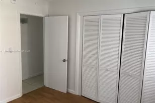 121 Golden Isles Dr, Hallandale Beach, FL 33009 - Photo 19