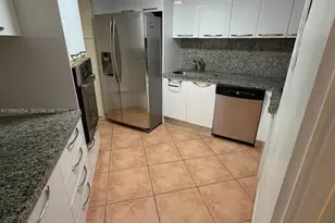 999 Brickell Bay Dr, Miami, FL 33131 - Photo 13