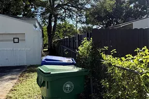 1070 NW 44th St, Miami, FL 33127 - Photo 3