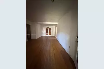 1070 NW 44th St, Miami, FL 33127 - Photo 5