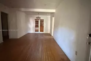 1070 NW 44th St, Miami, FL 33127 - Photo 5