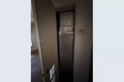 1070 NW 44th St, Miami, FL 33127 - Photo 15