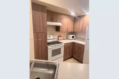 565 Vista Isles Dr #2024, Sunrise, FL 33325 - Photo 9