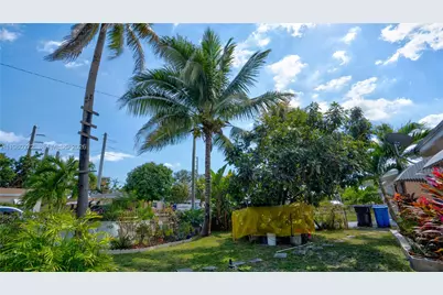 15700 NE 15th Pl, North Miami Beach, FL 33162 - Photo 9