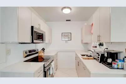 15700 NE 15th Pl, North Miami Beach, FL 33162 - Photo 13