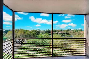 900 Colony Point Cir, Pembroke Pines, FL 3306 - Photo 9