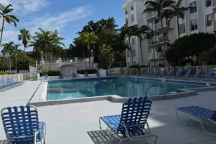 488 NW 165 St Rd, Miami, FL 33169 - Photo 9