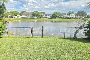 621 NW 205th Ave, Pembroke Pines, FL 33029 - Photo 21