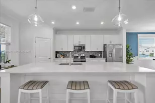 5704 Melbourne Ct, Naples, FL 34142 - Photo 9