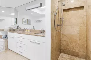 4779 Collins Ave, Miami Beach, FL 33140 - Photo 17