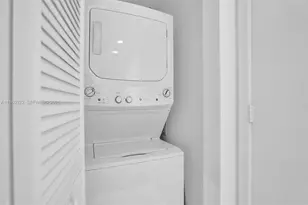 121 NE 34th St, Miami, FL 33137 - Photo 39