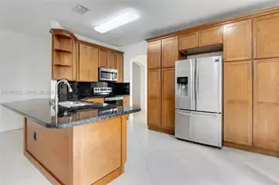 11321 NW 84th St, Doral, FL 33178 - Photo 7