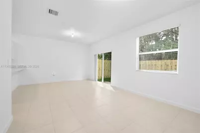2713 NW 55th St #2713, Lauderhill, FL 33309 - Photo 9