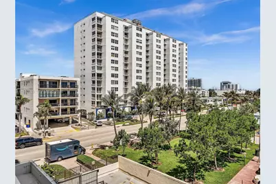 6423 Collins Ave #409, Miami Beach, FL 33141 - Photo 33