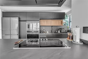 7929 West Dr, North Bay Village, FL 33141 - Photo 11