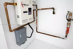 2530 W 67th Pl, Hialeah, FL 33016 - Photo 23