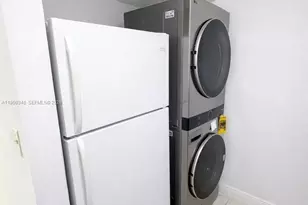 2530 W 67th Pl, Hialeah, FL 33016 - Photo 13