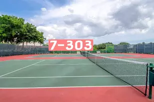 9300 N Hollybrook Lake Dr, Pembroke Pines, FL 33025 - Photo 19