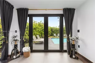 63 SW 31st Rd, Miami, FL 33129 - Photo 7