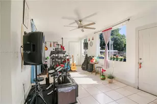 350 NW 119th St, Miami, FL 33168 - Photo 11