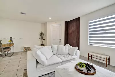11135 W 32nd Ln, Hialeah, FL 33018 - Photo 11