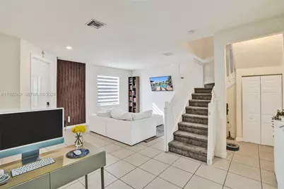 11135 W 32nd Ln, Hialeah, FL 33018 - Photo 7