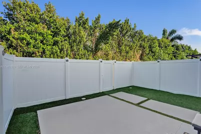 11135 W 32nd Ln, Hialeah, FL 33018 - Photo 43