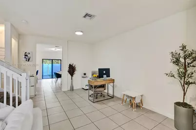 11135 W 32nd Ln, Hialeah, FL 33018 - Photo 17