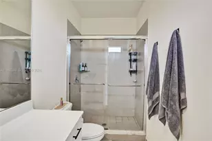 11135 W 32nd Ln, Hialeah, FL 33018 - Photo 37