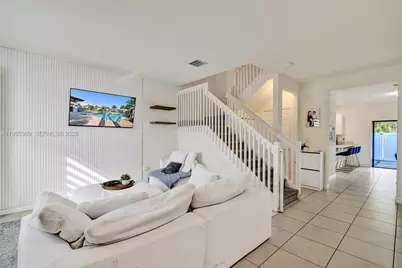 11135 W 32nd Ln, Hialeah, FL 33018 - Photo 5