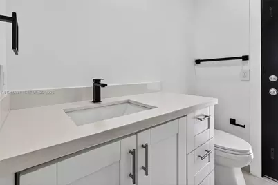 20615 NE 9th Ct, Miami, FL 33179 - Photo 31