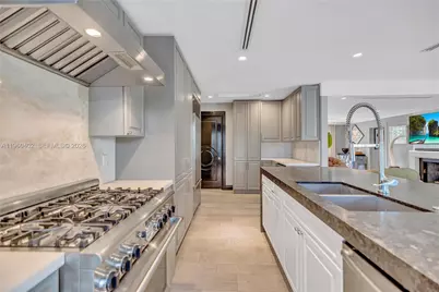 750 Harrison St, Hollywood, FL 33019 - Photo 11