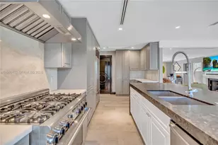 750 Harrison St, Hollywood, FL 33019 - Photo 11