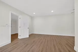 280 NW 34th St, Miami, FL 33127 - Photo 15