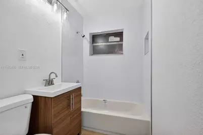 280 NW 34th St, Miami, FL 33127 - Photo 19