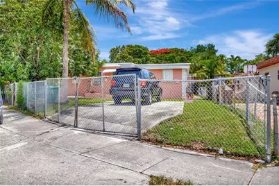 280 NW 34th St, Miami, FL 33127 - Photo 27
