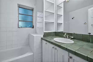 5210 SW 72nd St, Miami, FL 33143 - Photo 17